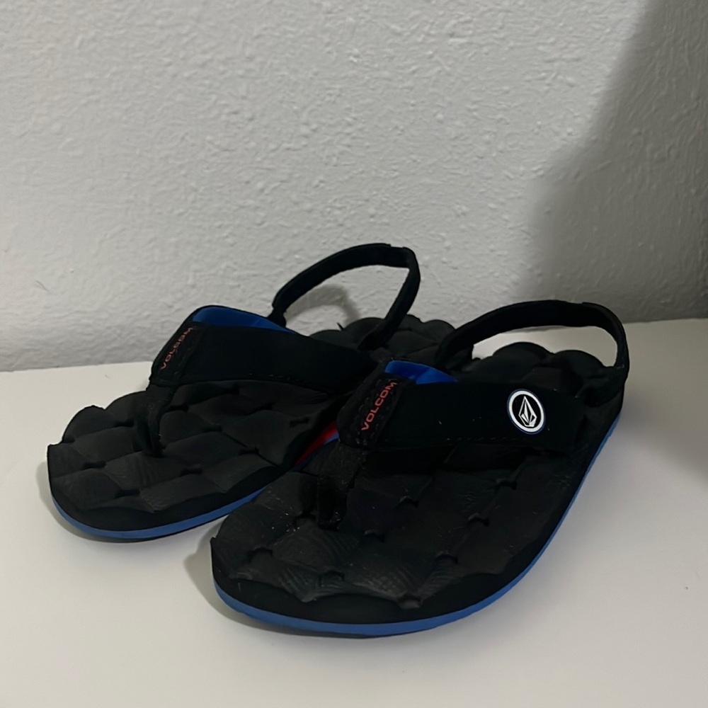 Boys volcom sandals/ flip flops